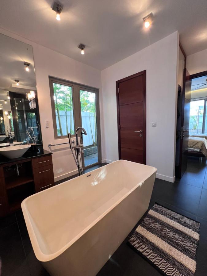 Villa Horizon By Dream Escapes, Beachfront Villa Pointe aux Canonniers Exterior photo